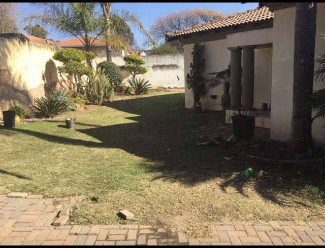 7 BEDROOM HOUSE FOR SALE IN BUCCLEUCH